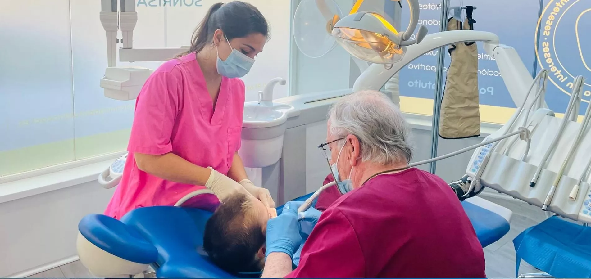 Tratamientos de odontología de alta calidad en la Clínica Dental Lacaci, especializados en soluciones personalizadas para toda la familia.