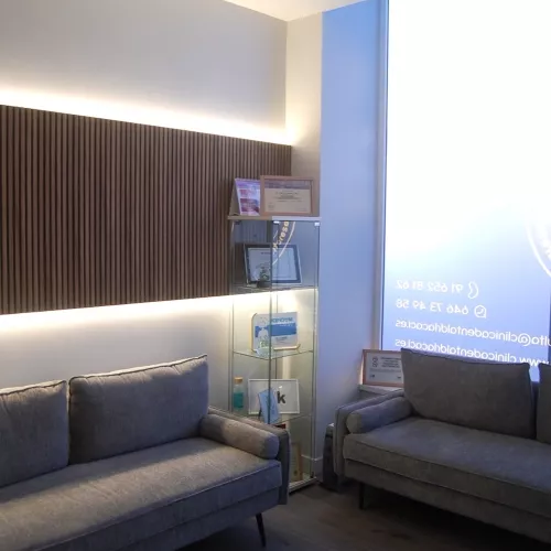 Tecnología de vanguardia en la Clínica Dental Lacaci para un diagnóstico y tratamiento preciso.