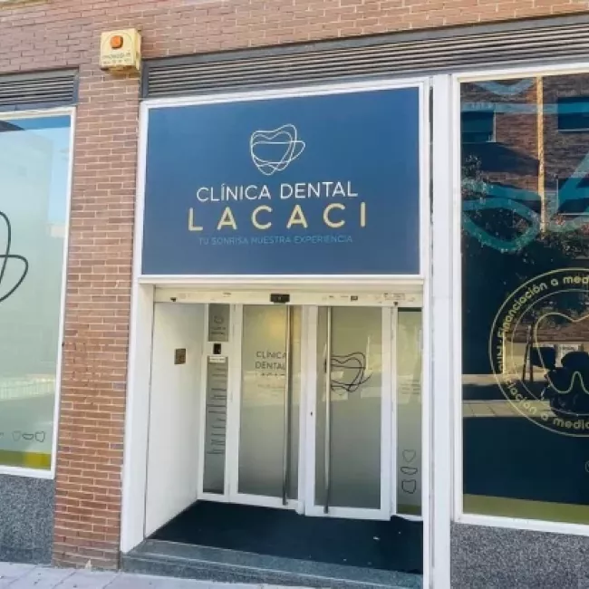 Ubicación de la Clínica Dental Lacaci en Alcobendas, con fácil acceso para nuestros pacientes.